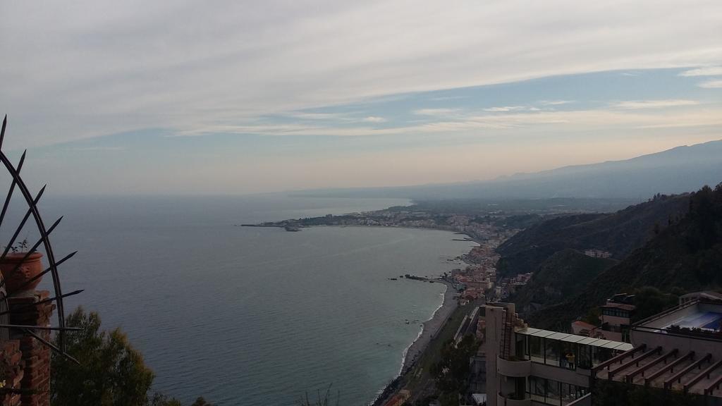 Taormina Rainbow House Apartment Exterior photo